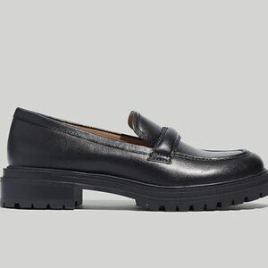 The Bradley Lugsole Loafer in Leather / 6M / TRUE BLACK